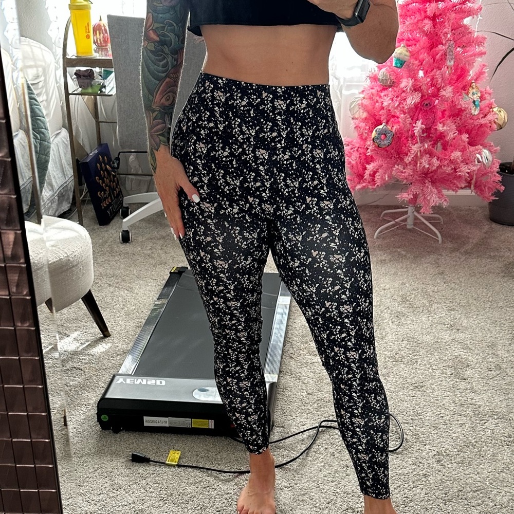 Buffbunny Rosa pocket legging (see note)